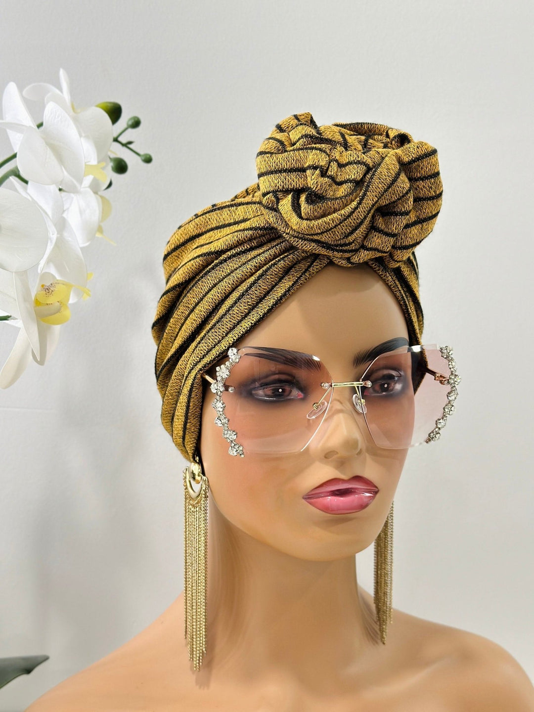 Flower-Design Turban - Stylish women's headwrap